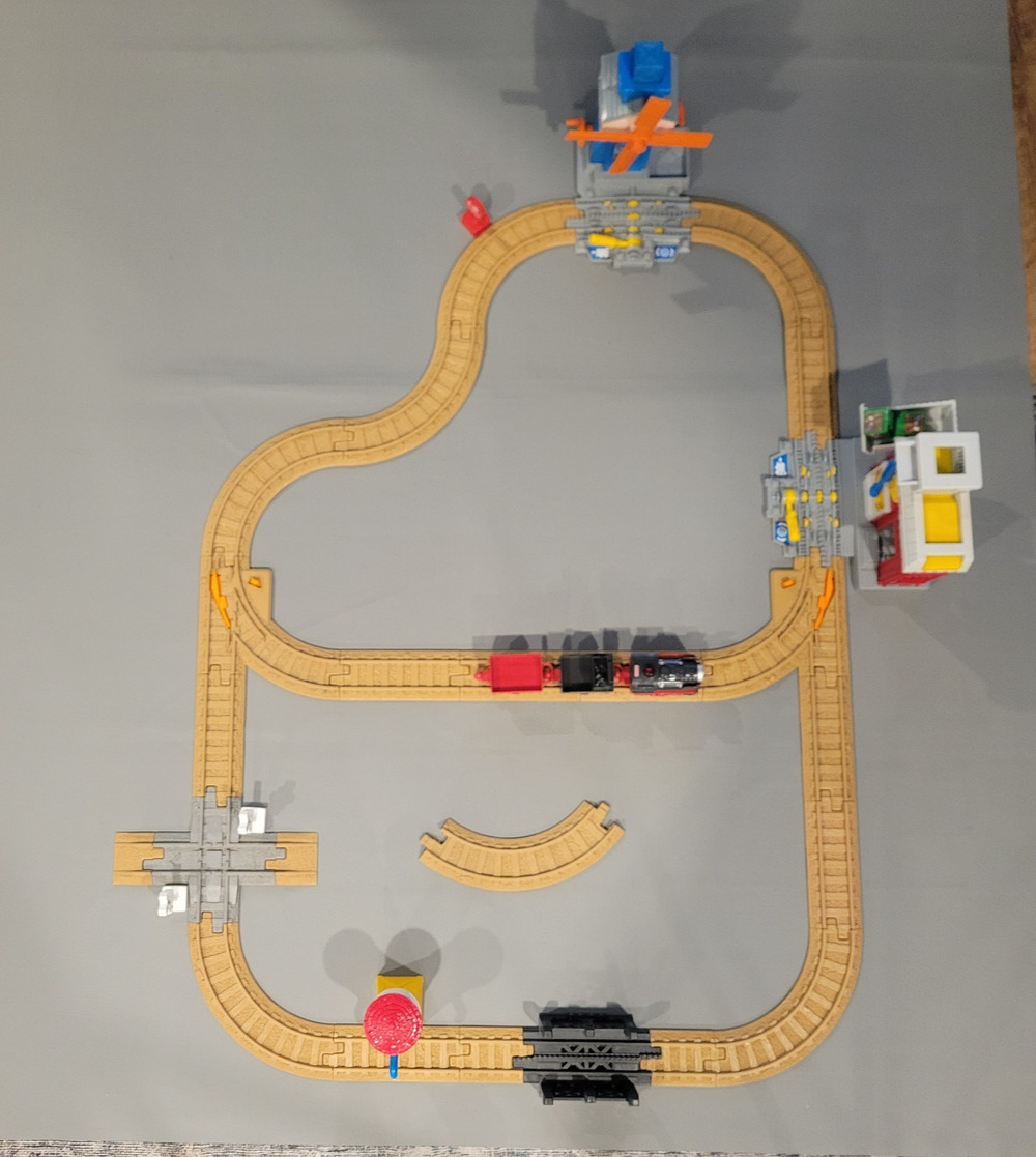 GeoTrax Lot Workin' Town Railway w/ Train Windmill Remote